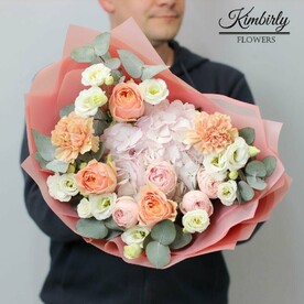 Авторский нежный букет с пионовидными розами Гравити, Мэнсфилд и гортензией. Букет 114 Kimbirly Flowers