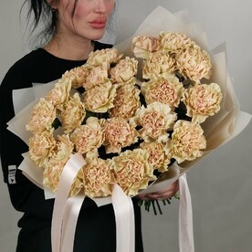 Букет из 25 карамельных гвоздик