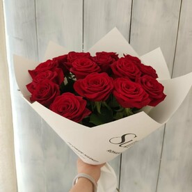 15 роз 50 см в упаковке
