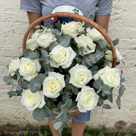 Корзина с розами