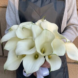 19 белых Калл