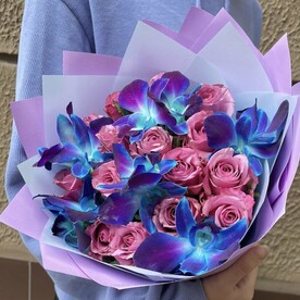 Букет Космическая орхидея с Розой Кения