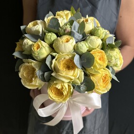 Коробочка с пионовидной кустовой розой