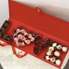 Клубника в шоколаде LOVE