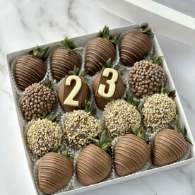 Клубника в шоколаде к 23 февраля