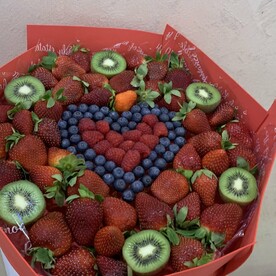 Ягодный букет с киви