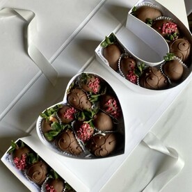 Клубника в шоколаде в коробке Love u