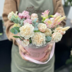 Кашпо с цветами "Ласка"