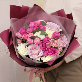 Букет из роз и хризантем «Сердце влюблённой»