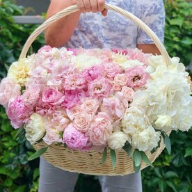 Авторский букет в корзине