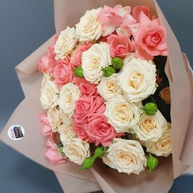 Букет кустовых роз