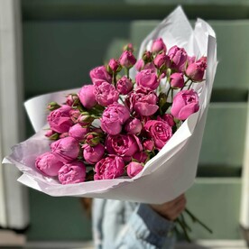 Букет из 7 пион роз (моно 026)