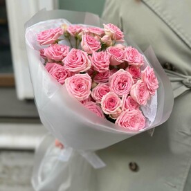 Букет кустовая роза розовая 5 шт (моно 027)