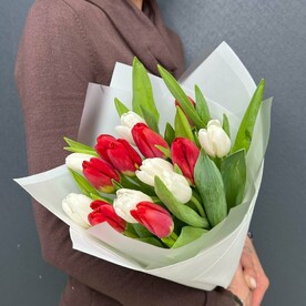 Букет из 15 тюльпанов микс (моно 042)