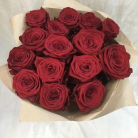 Букет 15 красных роз