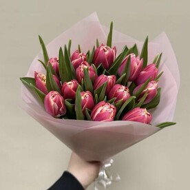 Букет 15 пионовидных тюльпанов