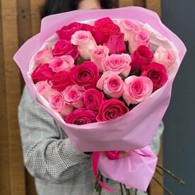 Букет из 25 розовых роз