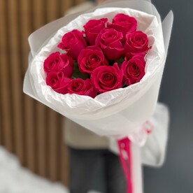 11 роз сорта  в оформлении