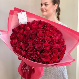51 Роза пышный яркий букет