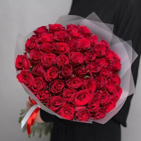 Букет из 51 красной розы