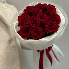 Букет из 11 бордовых роз