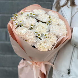 Букет из диантусов и ромашек