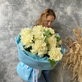 Букет из белых кружевных роз