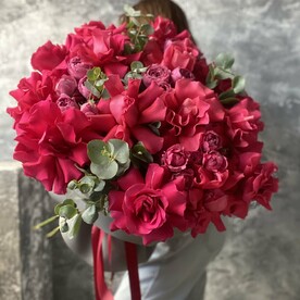 Огромный букет из кружевных роз