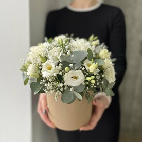 Коробка с эустомой