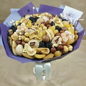Букет из сухофруктов и орехов