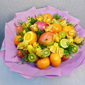 Букет фруктовый с тропическими фруктами