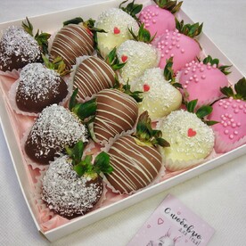 Набор из 16 клубник в шоколаде