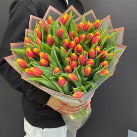Букет из 51 тюльпанов