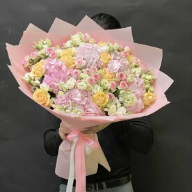 Авторский букет «Краски Апреля»