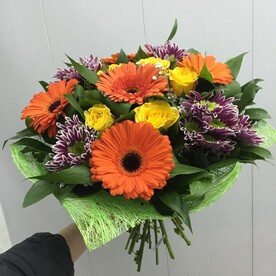 Букет из хризантем и гербер