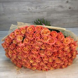 Букет из 101 персиковых роз