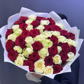 Букет из 51 микс роз