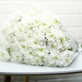 Букет из 15 кустовых хризантем и открытка в подарок!