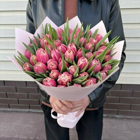 Букет из 51 тюльпанов