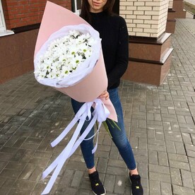 Букет из 9 ромашковых хризантем