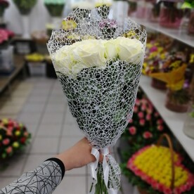 Букет из 19 белых роз