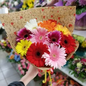 Букет из 11 гербер в крафте