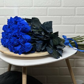 Букет из 23 синих роз в ленте 💙💙💙💙💙