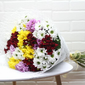 Букет из 19 кустовых хризантем