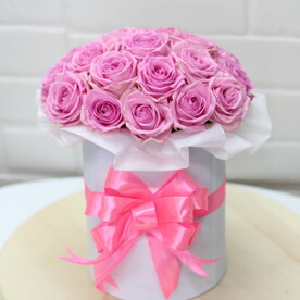 29 роз в белой коробке
