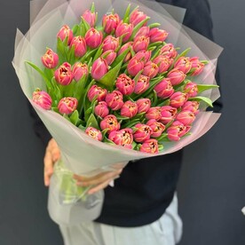 Букет из 51 пионовидных тюльпанов