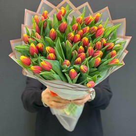 Букет из 49 тюльпанов