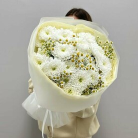 Букет из  белых Хризантем и Танацетума