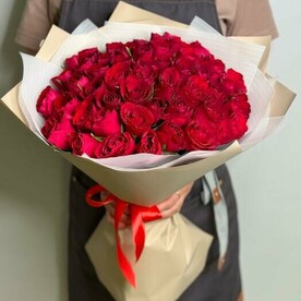 51 рубиновая роза 40 см