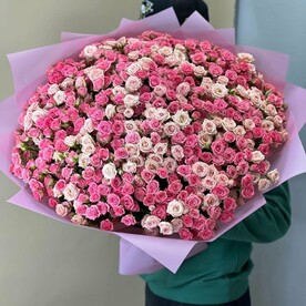 Букет из 51 кустовая роза